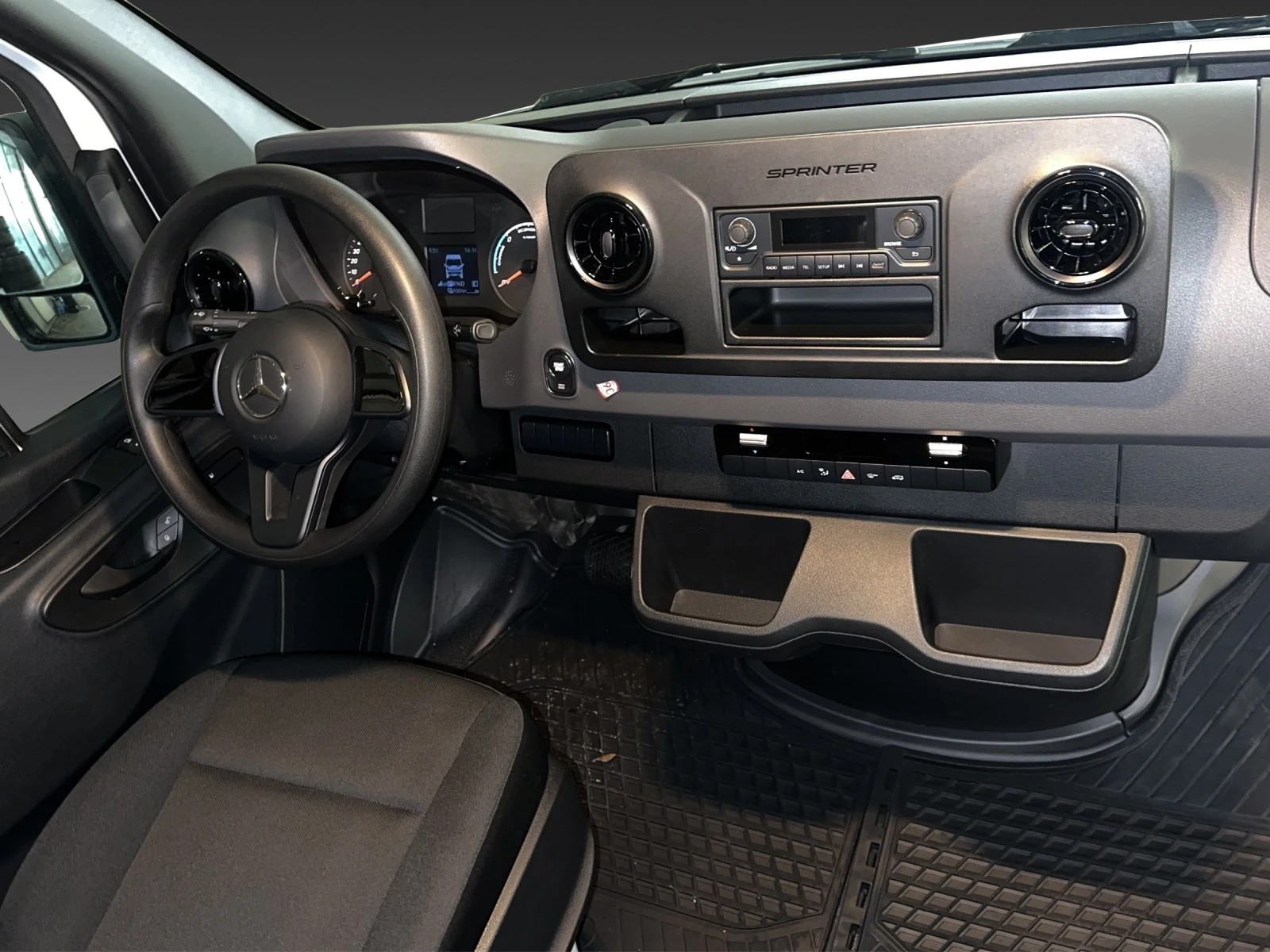 MERCEDES-BENZ eSprinter 312 47kWh Standard-image-14