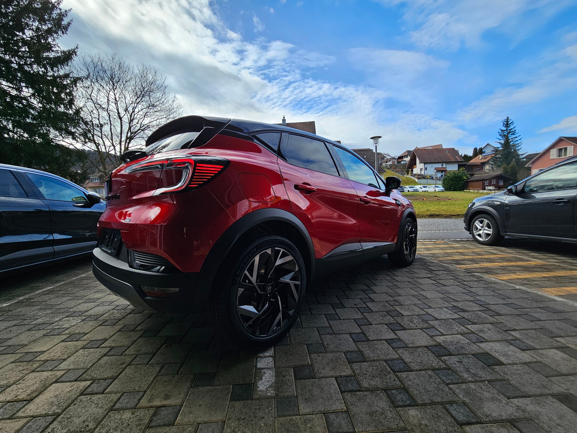 RENAULT Captur 1.3 TCe Esprit Alpine EDC-image-7