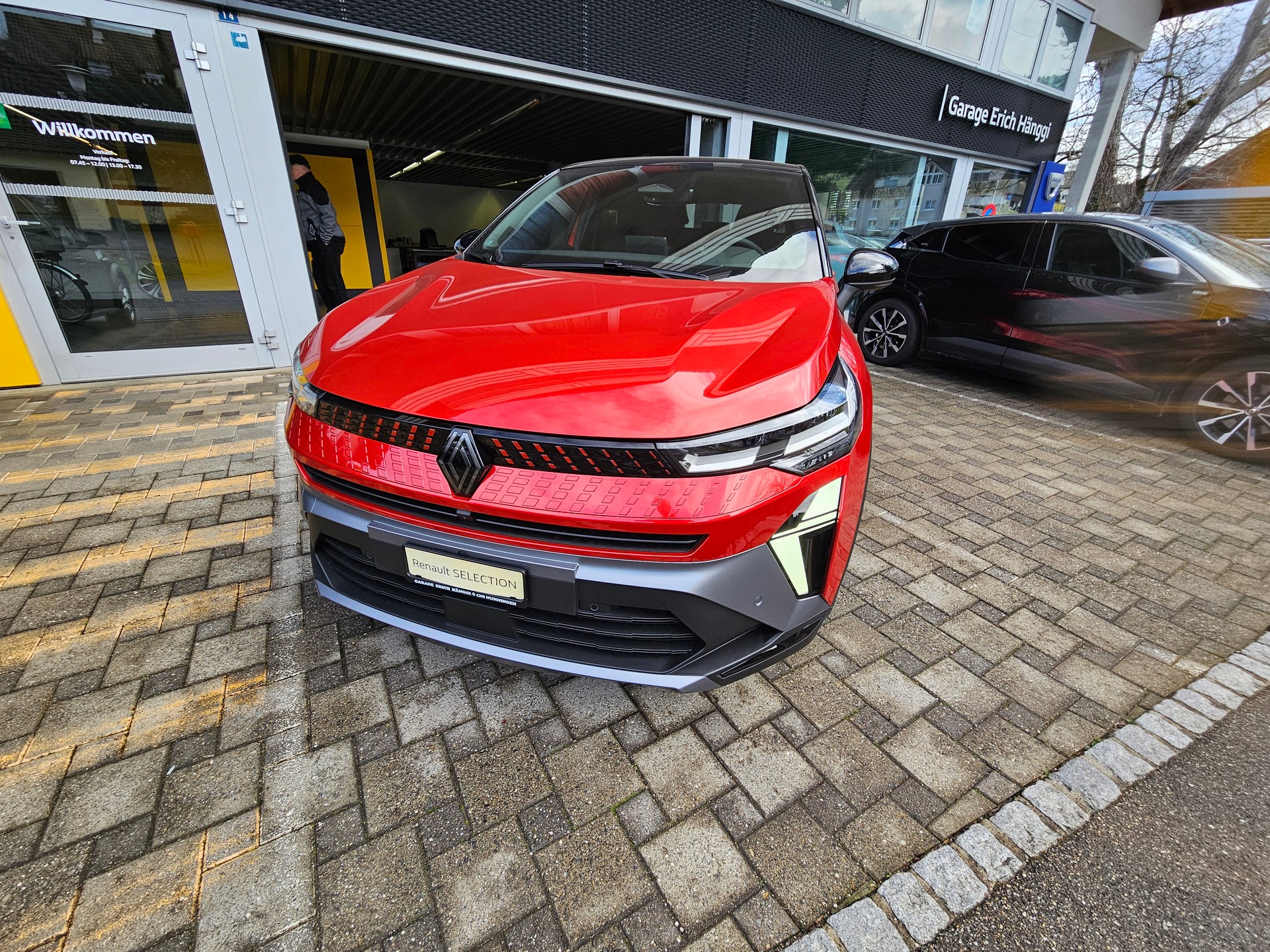 RENAULT Captur 1.3 TCe Esprit Alpine EDC-showroom-element-2