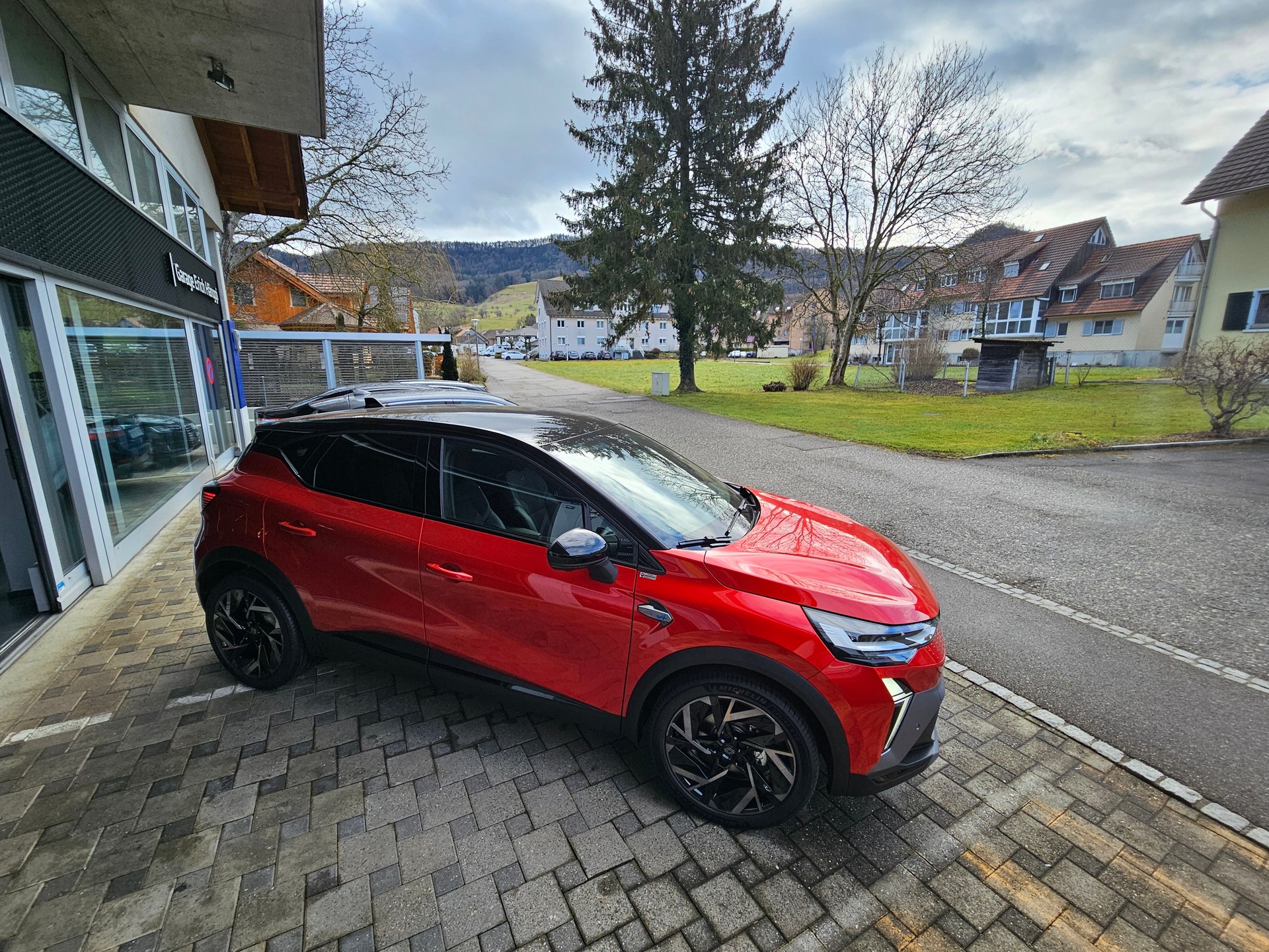 RENAULT Captur 1.3 TCe Esprit Alpine EDC-image-6