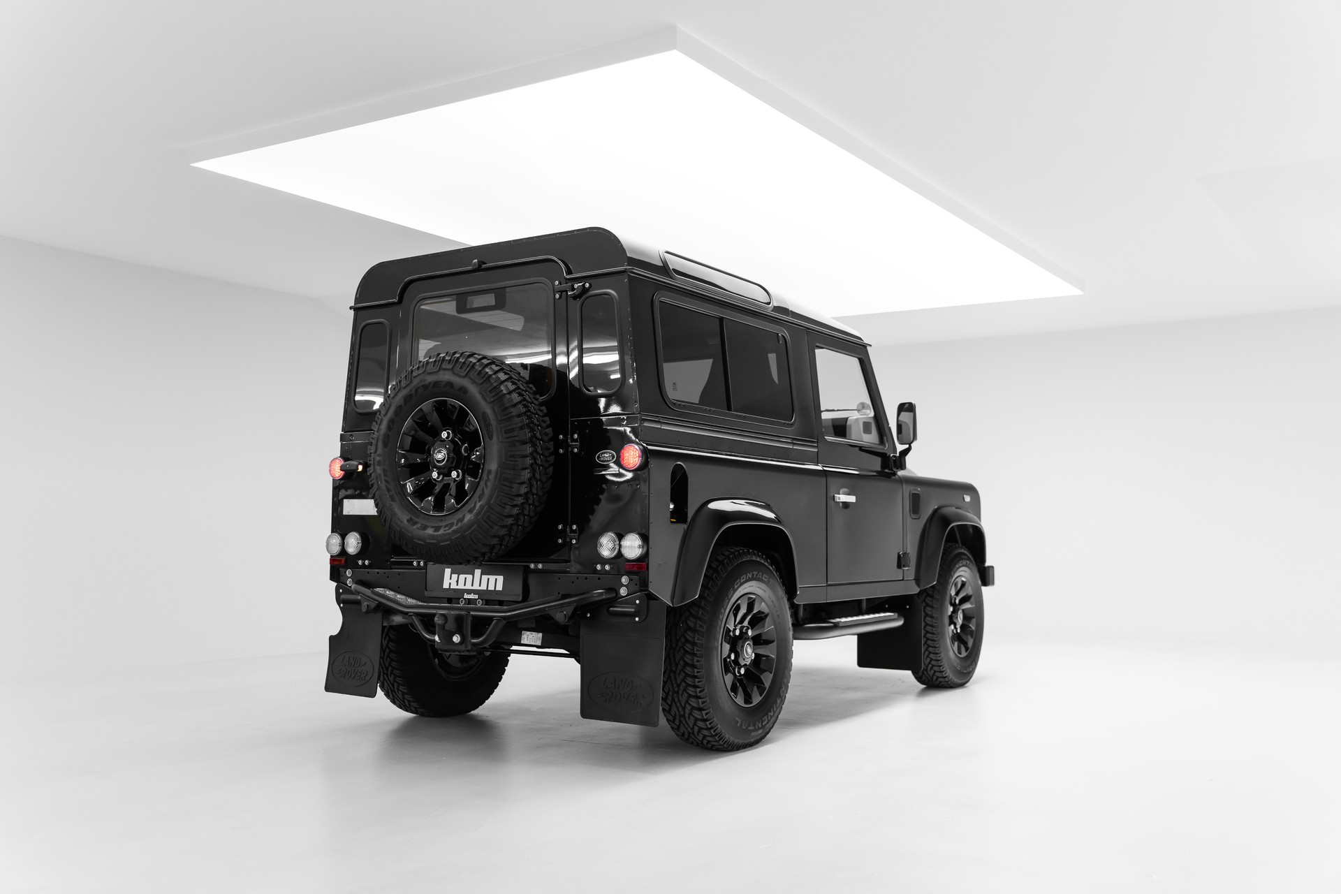LAND ROVER Defender 90 2.2 TD4 Station Wagon Autobiography-showroom-element-3