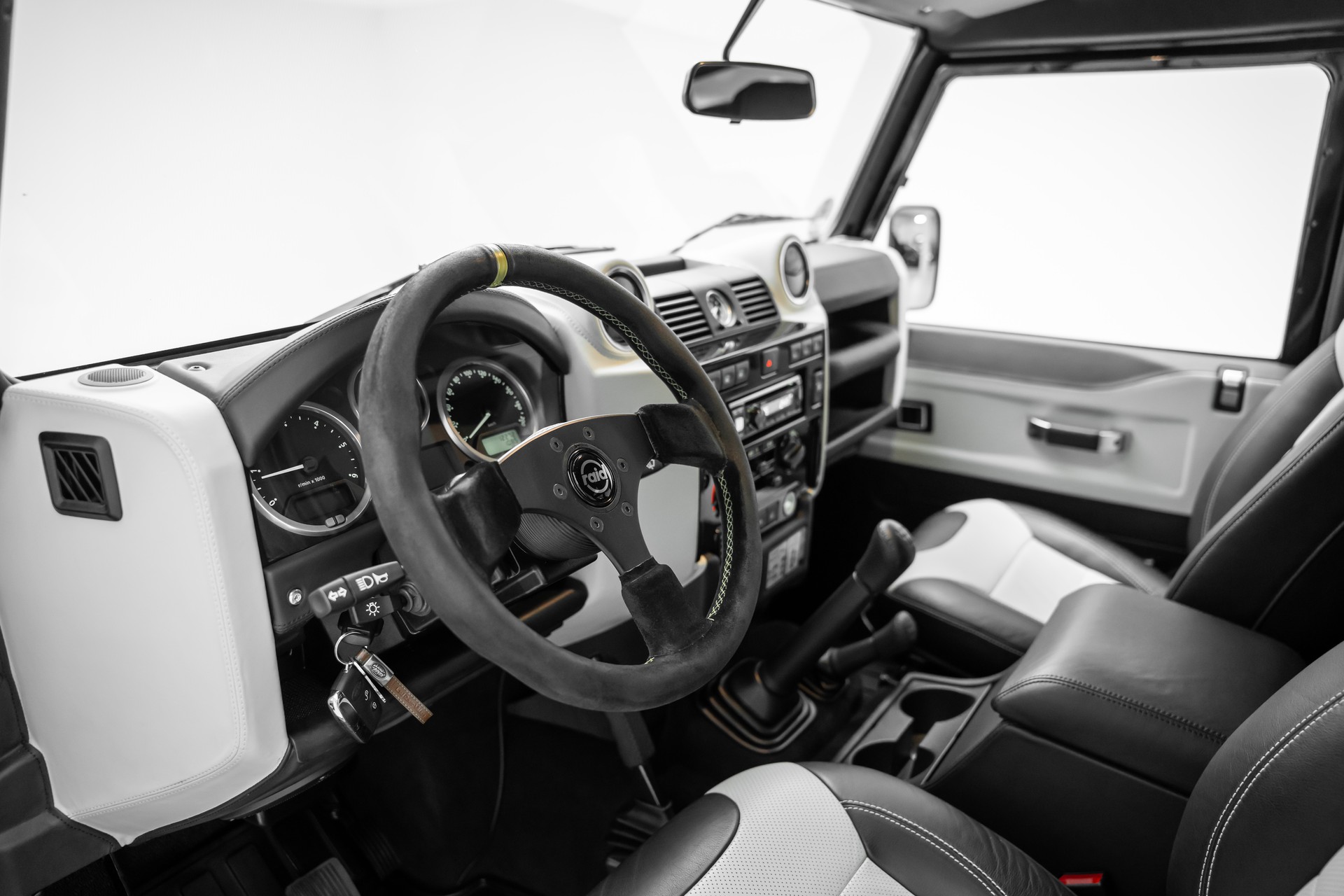 LAND ROVER Defender 90 2.2 TD4 Station Wagon Autobiography-image-9