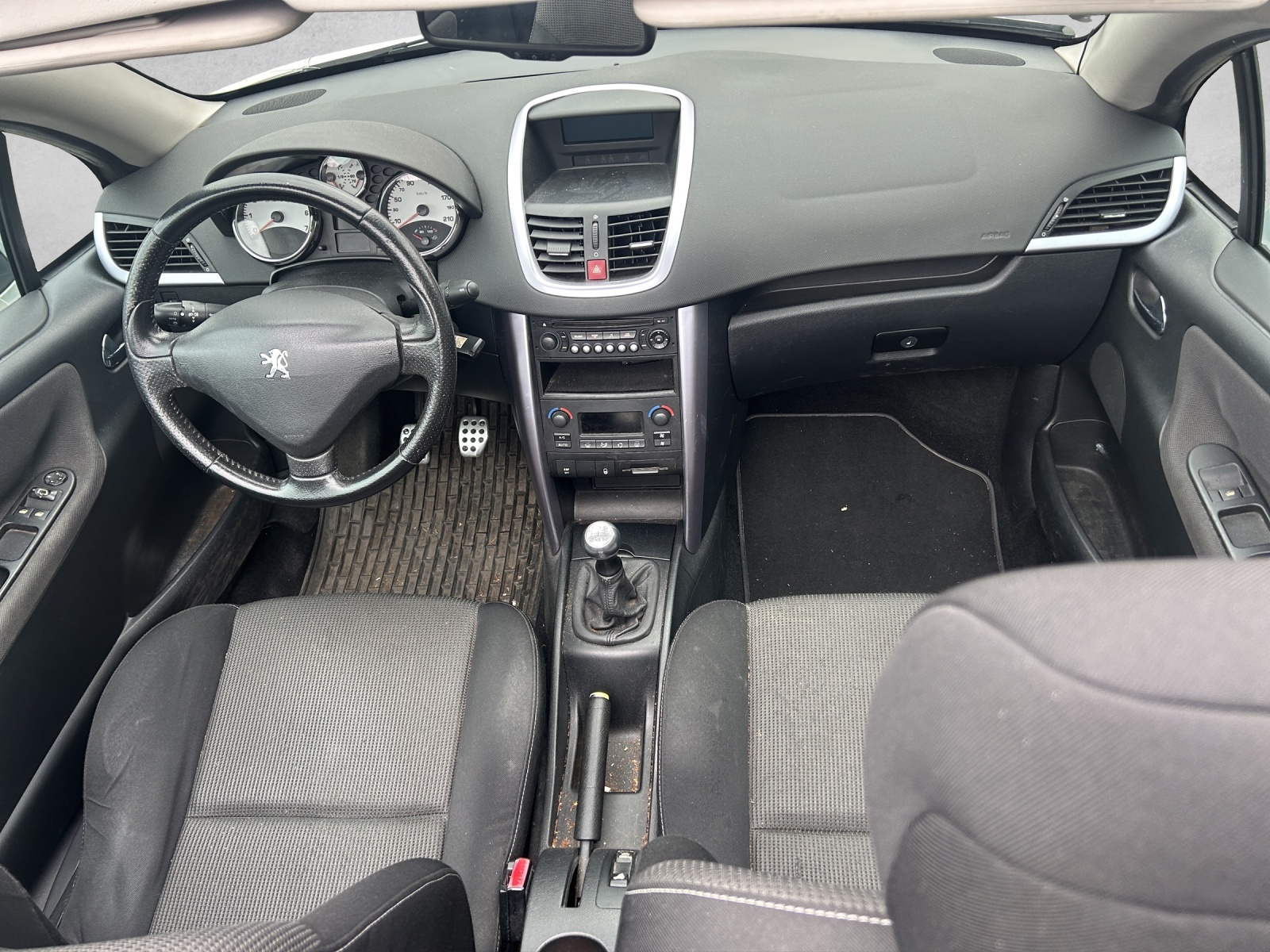 PEUGEOT 207 CC 1.6 16V Turbo Sport-image-11