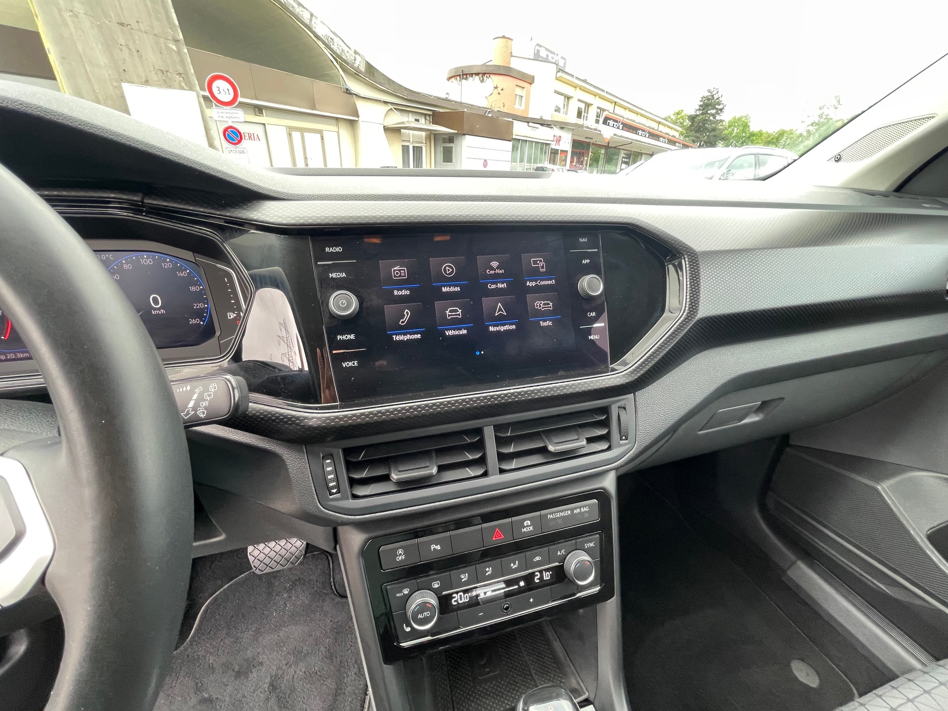 VW T-Cross 1.0 TSI Life DSG-image-10