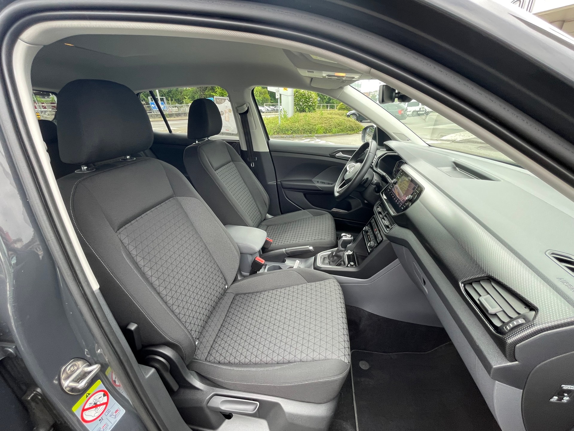 VW T-Cross 1.0 TSI Life DSG-image-8
