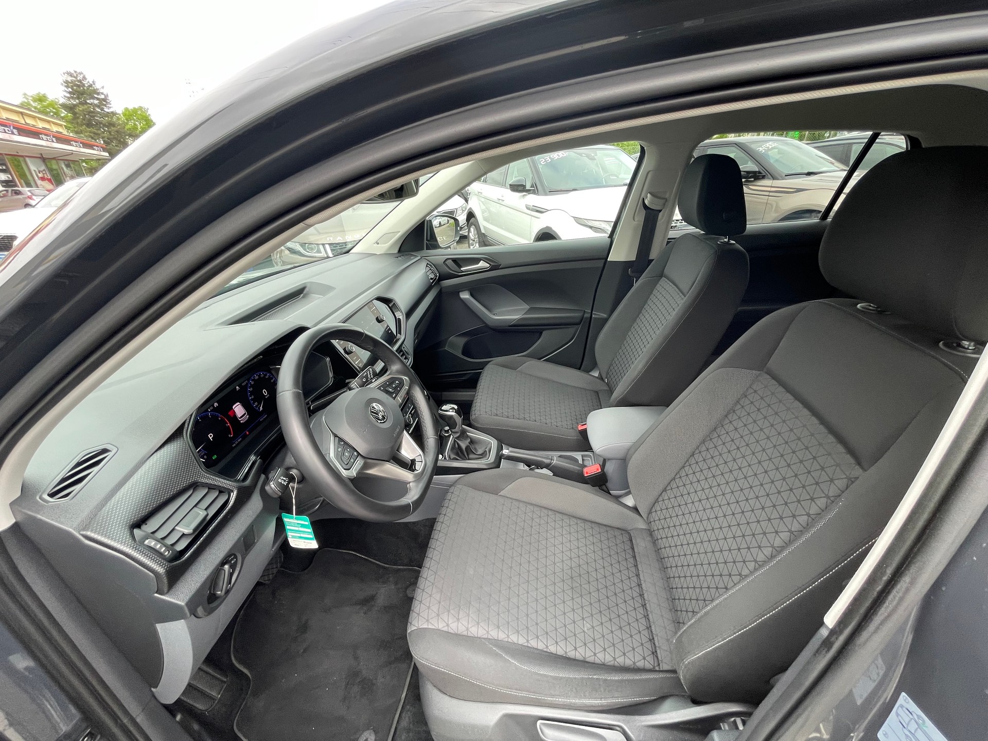 VW T-Cross 1.0 TSI Life DSG-image-9
