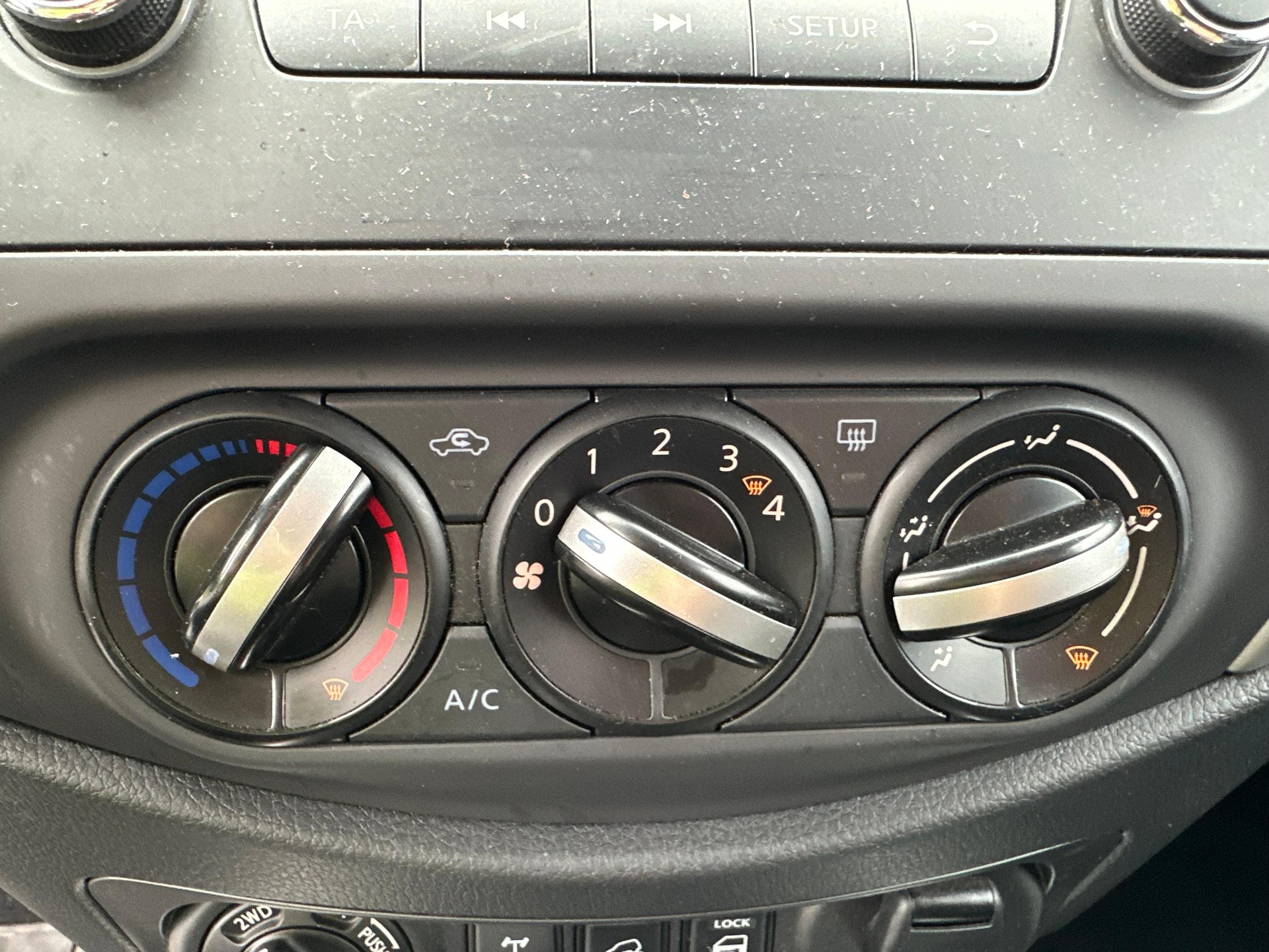 RENAULT dCi 160 4WD-image-24