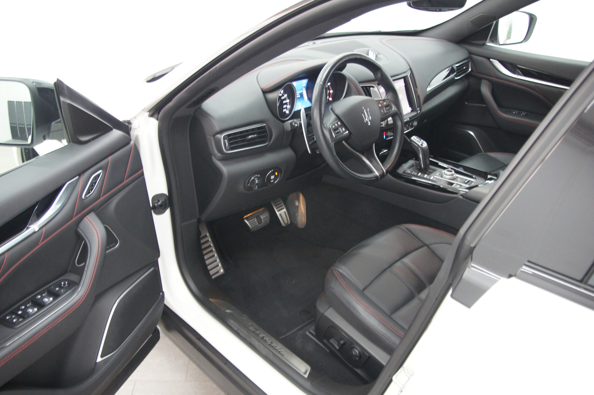 MASERATI Levante 3.0 V6 GranSport Automatica-image-6