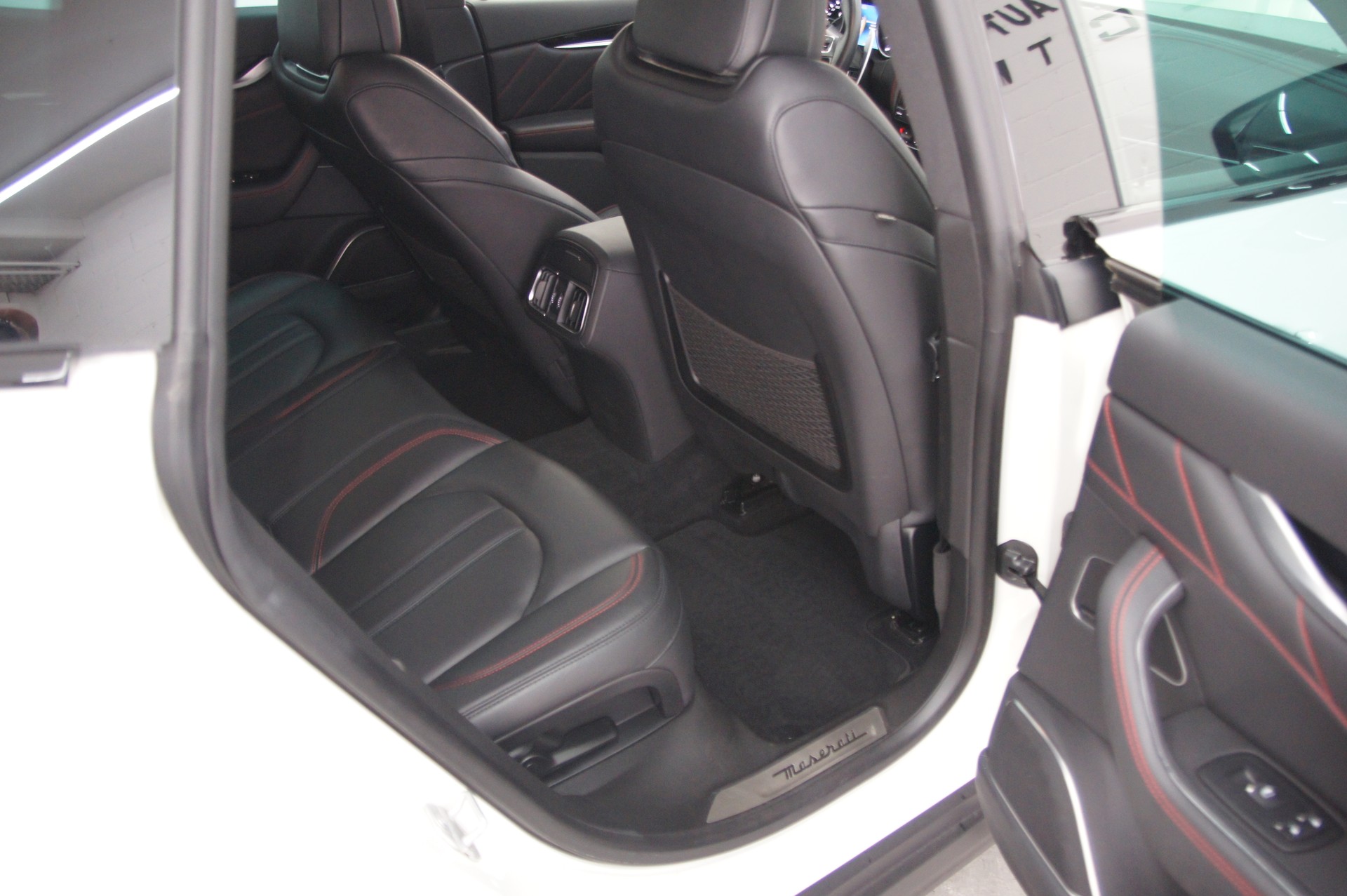 MASERATI Levante 3.0 V6 GranSport Automatica-image-13