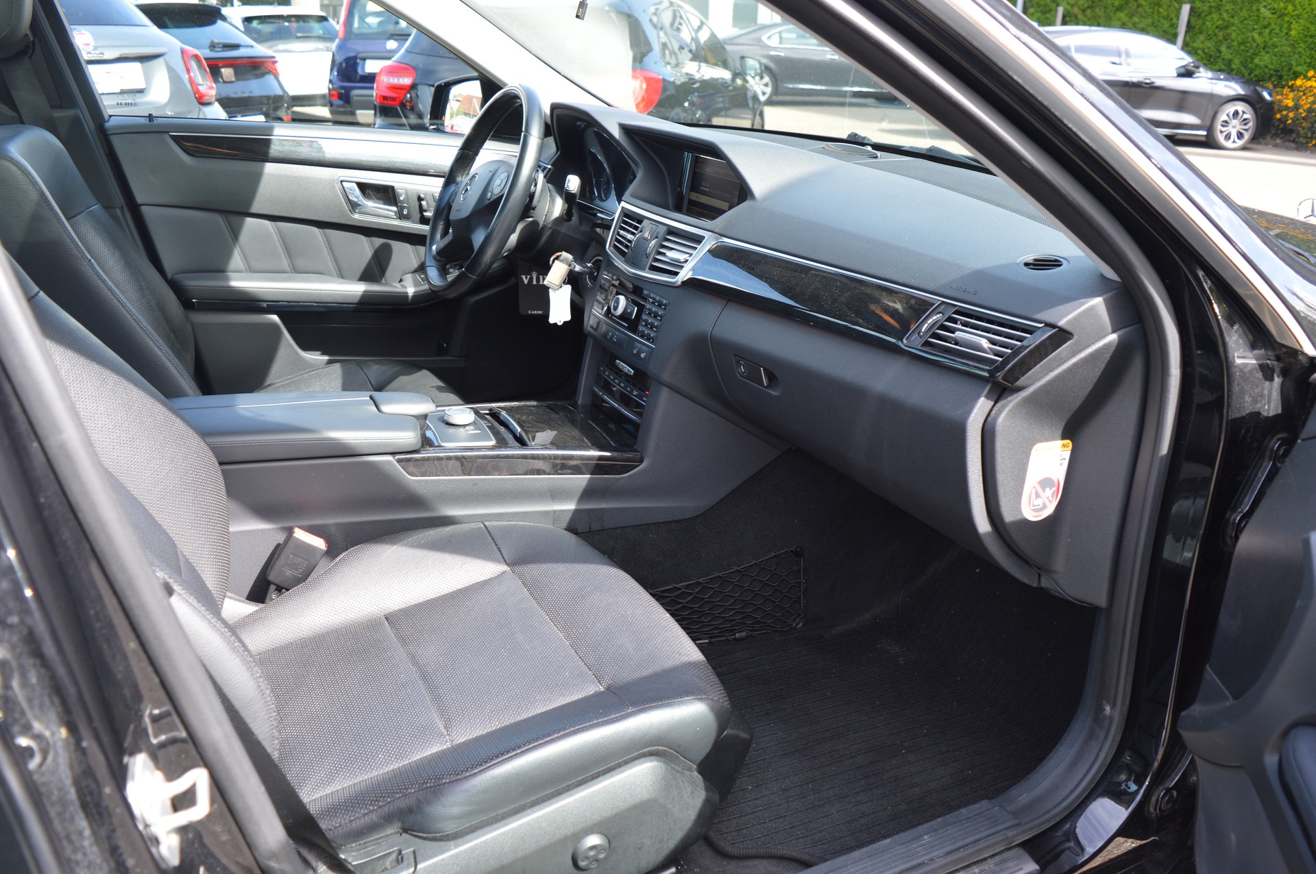 MERCEDES-BENZ E 350 Avantgarde 4Matic 7G-Tronic-image-15
