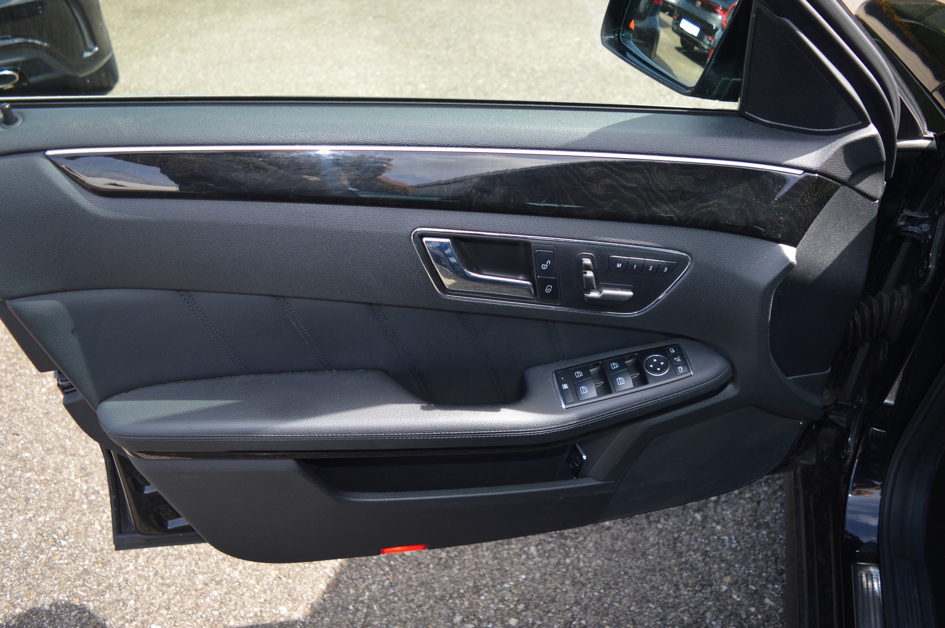 MERCEDES-BENZ E 350 Avantgarde 4Matic 7G-Tronic-image-13