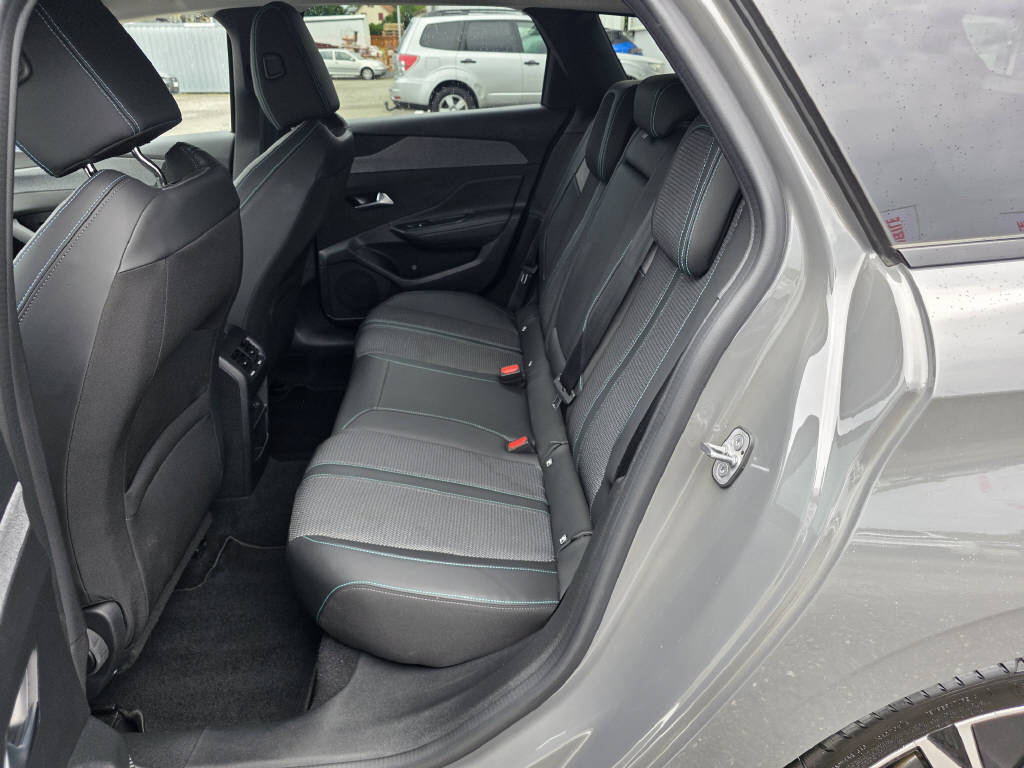 PEUGEOT 308 SW 1.2 PureTech Allure-image-6