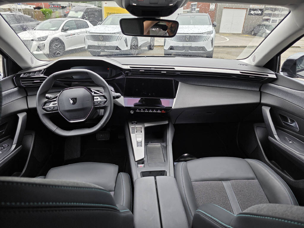 PEUGEOT 308 SW 1.2 PureTech Allure-image-5