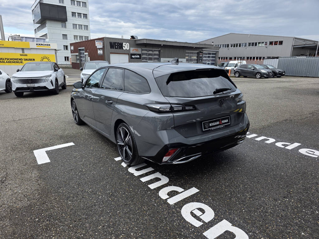 PEUGEOT 308 SW 1.2 PureTech Allure-image-2