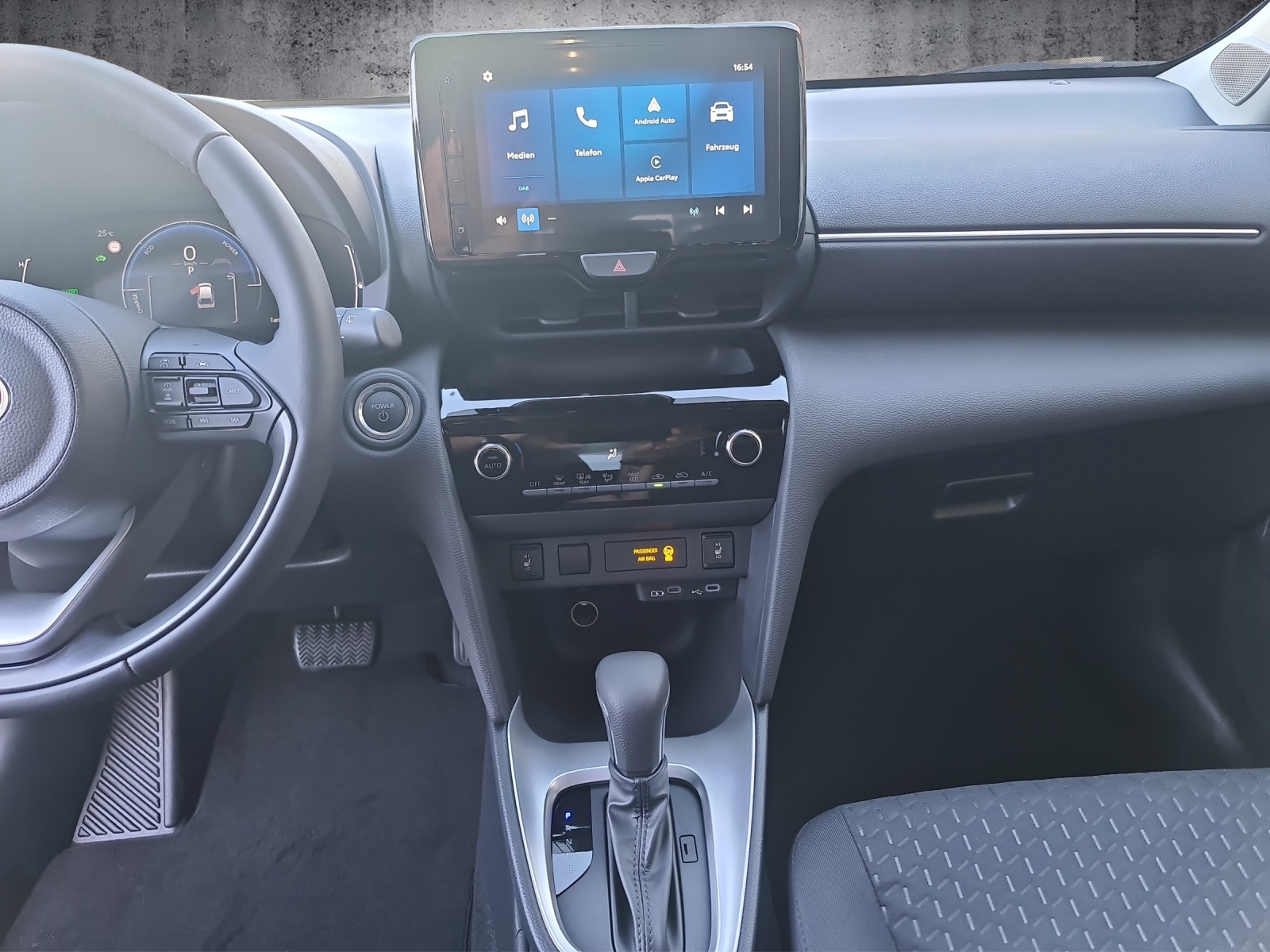 TOYOTA Yaris Cross 1.5 Comfort e-CVT-image-7