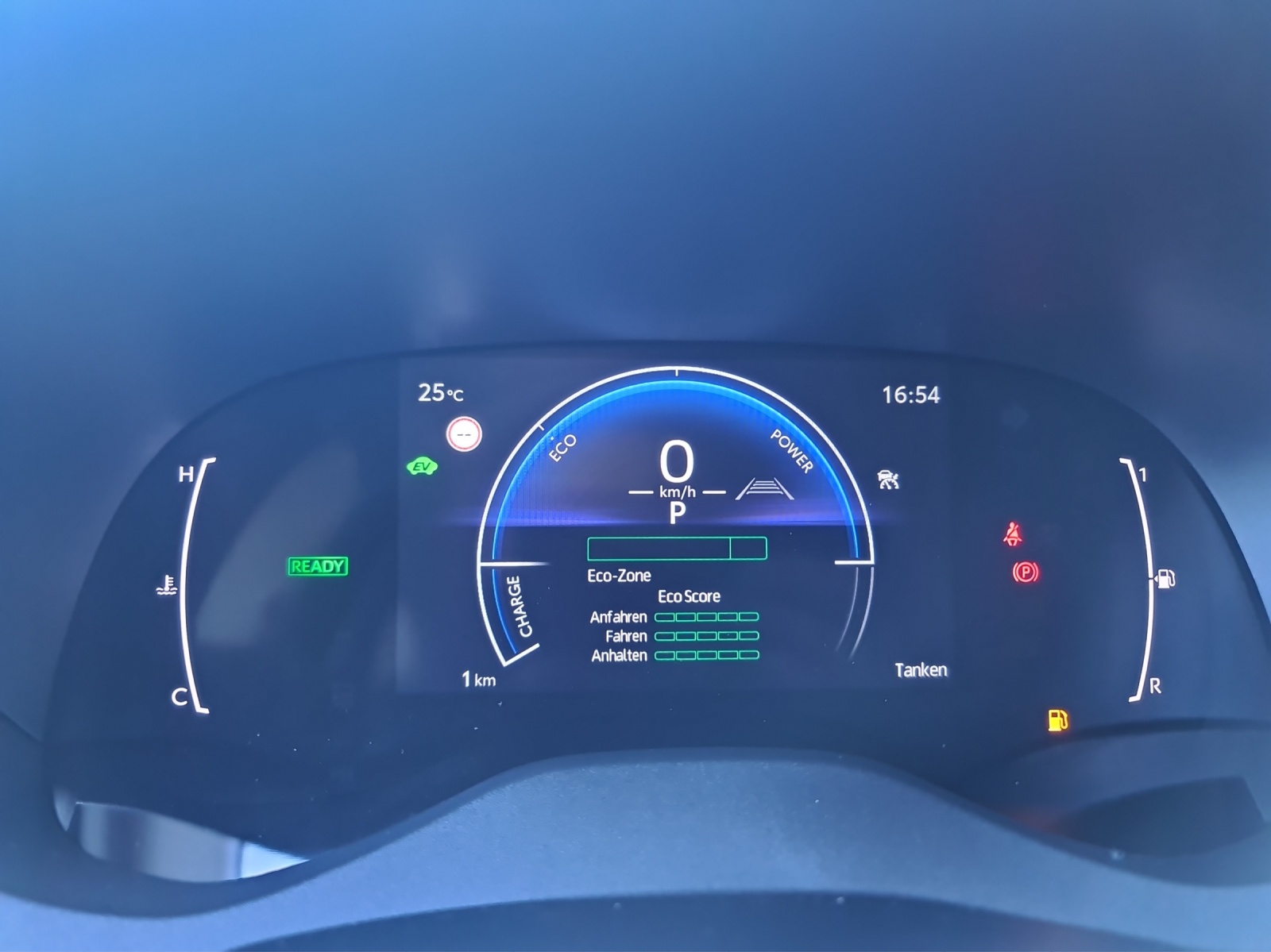 TOYOTA Yaris Cross 1.5 Comfort e-CVT-image-6