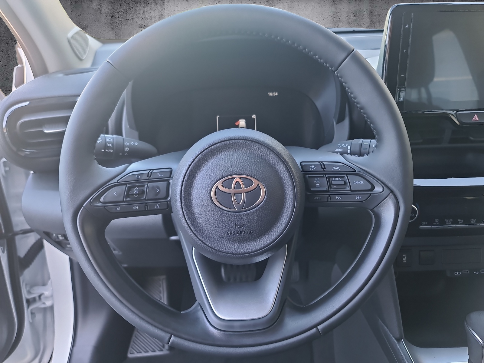 TOYOTA Yaris Cross 1.5 Comfort e-CVT-image-5