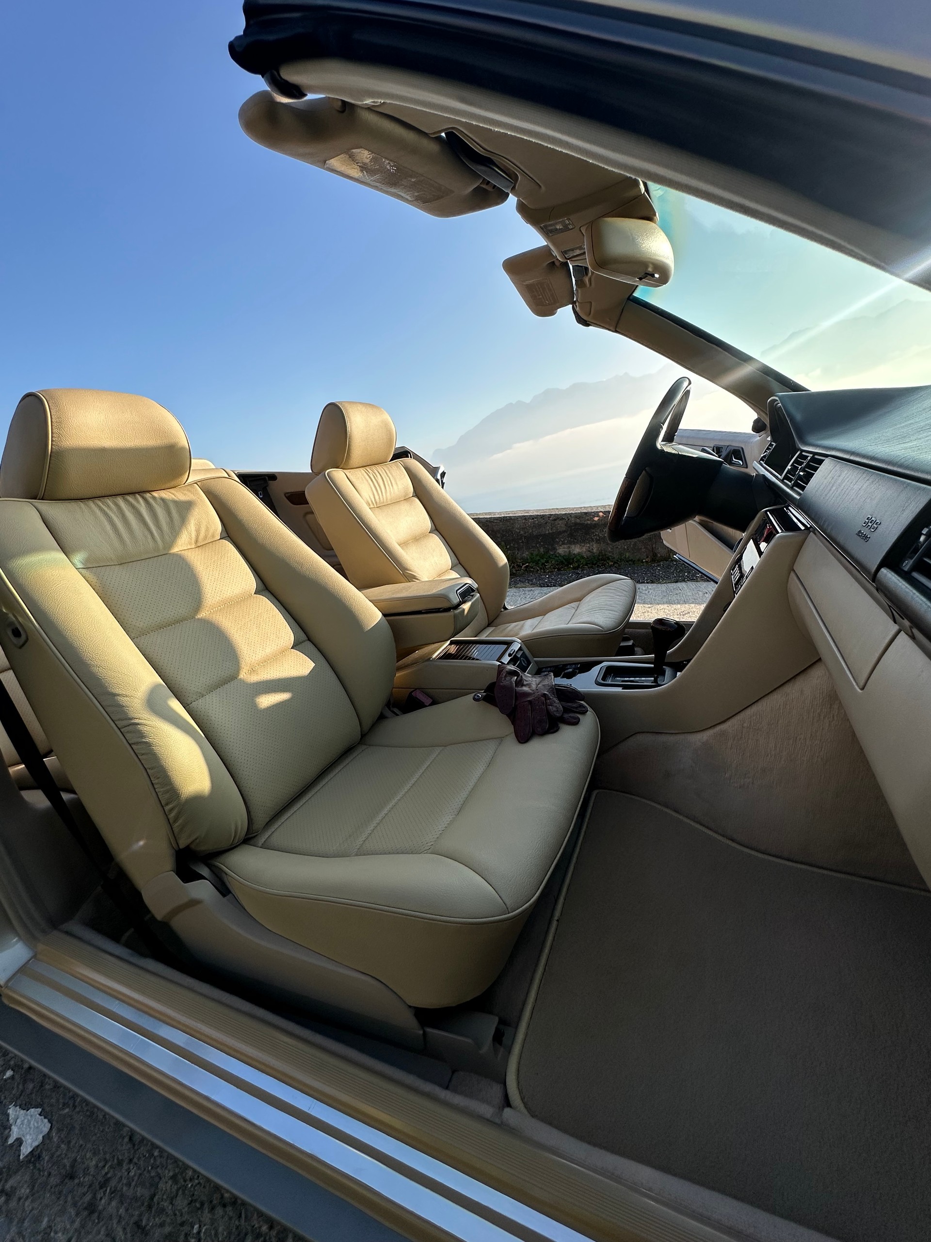 MERCEDES-BENZ E 320 Cabrio-image-16
