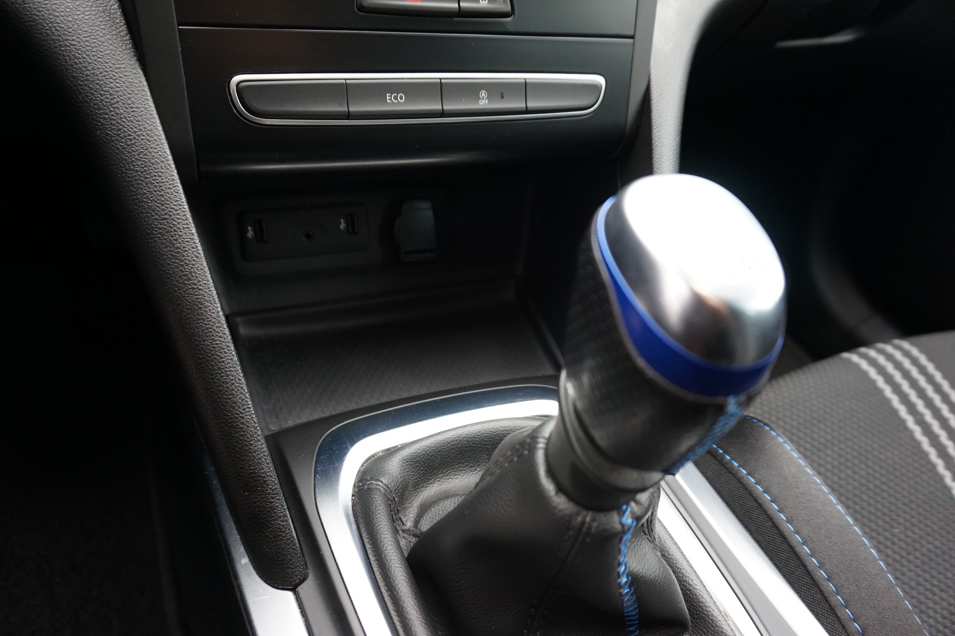 RENAULT Mégane Grandtour 1.3 16V Turbo GT Line-image-12