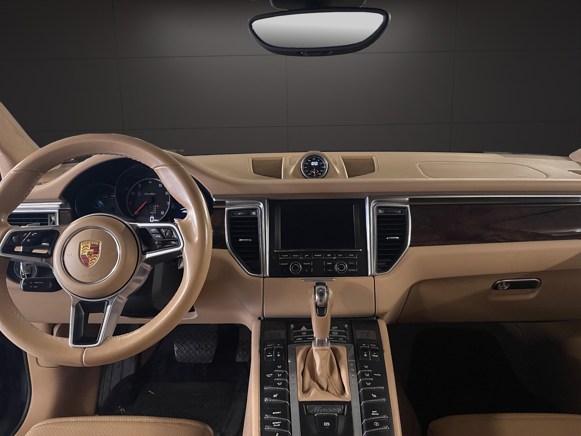 PORSCHE Macan Turbo PDK-image-9