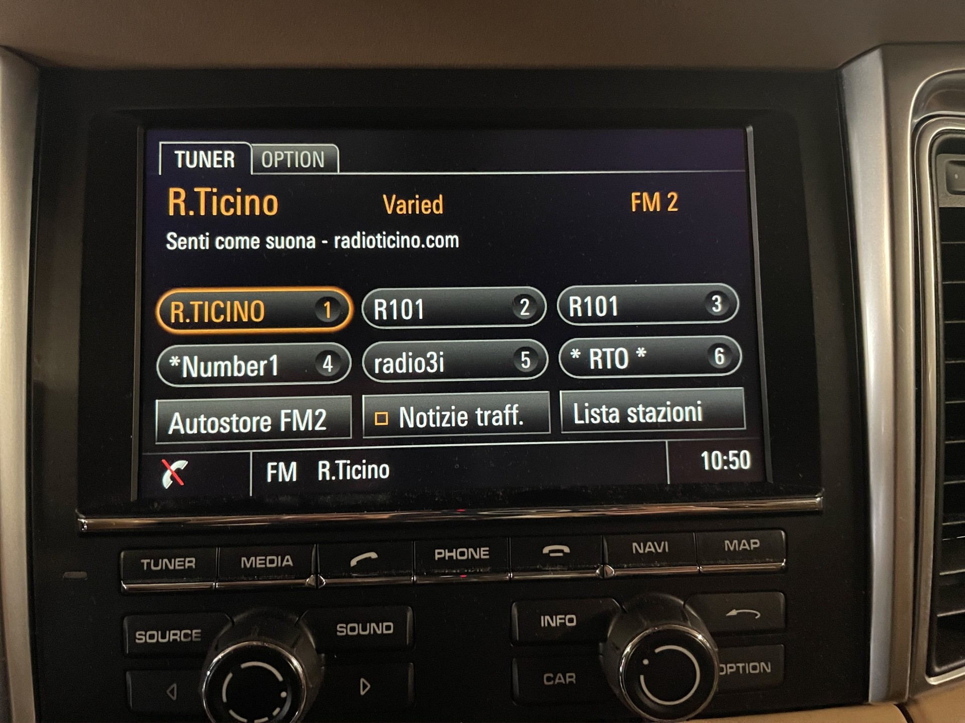 PORSCHE Macan Turbo PDK-image-10