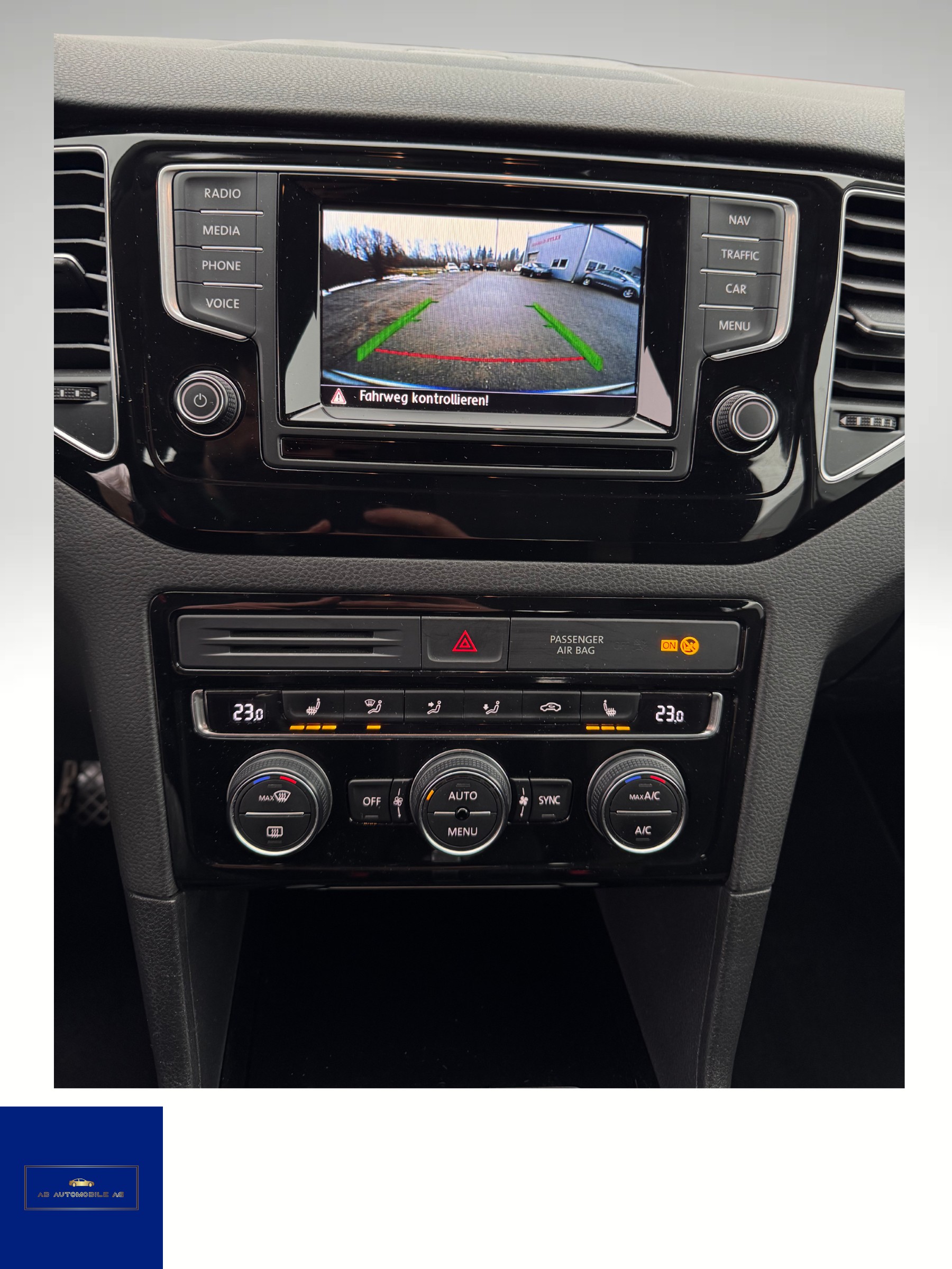 VW Golf Sportsvan 1.4 TSI Highline DSG-image-12