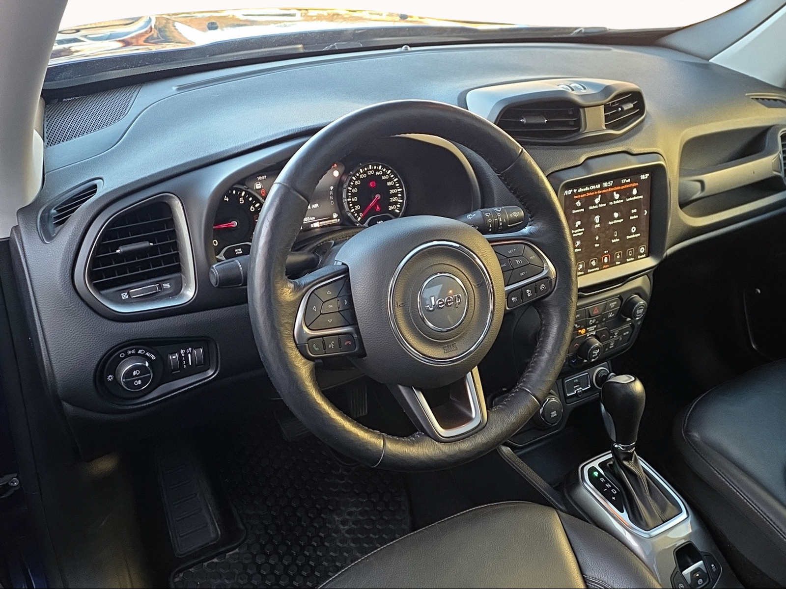 JEEP Renegade 1.3 Turbo Limited AWD-image-9