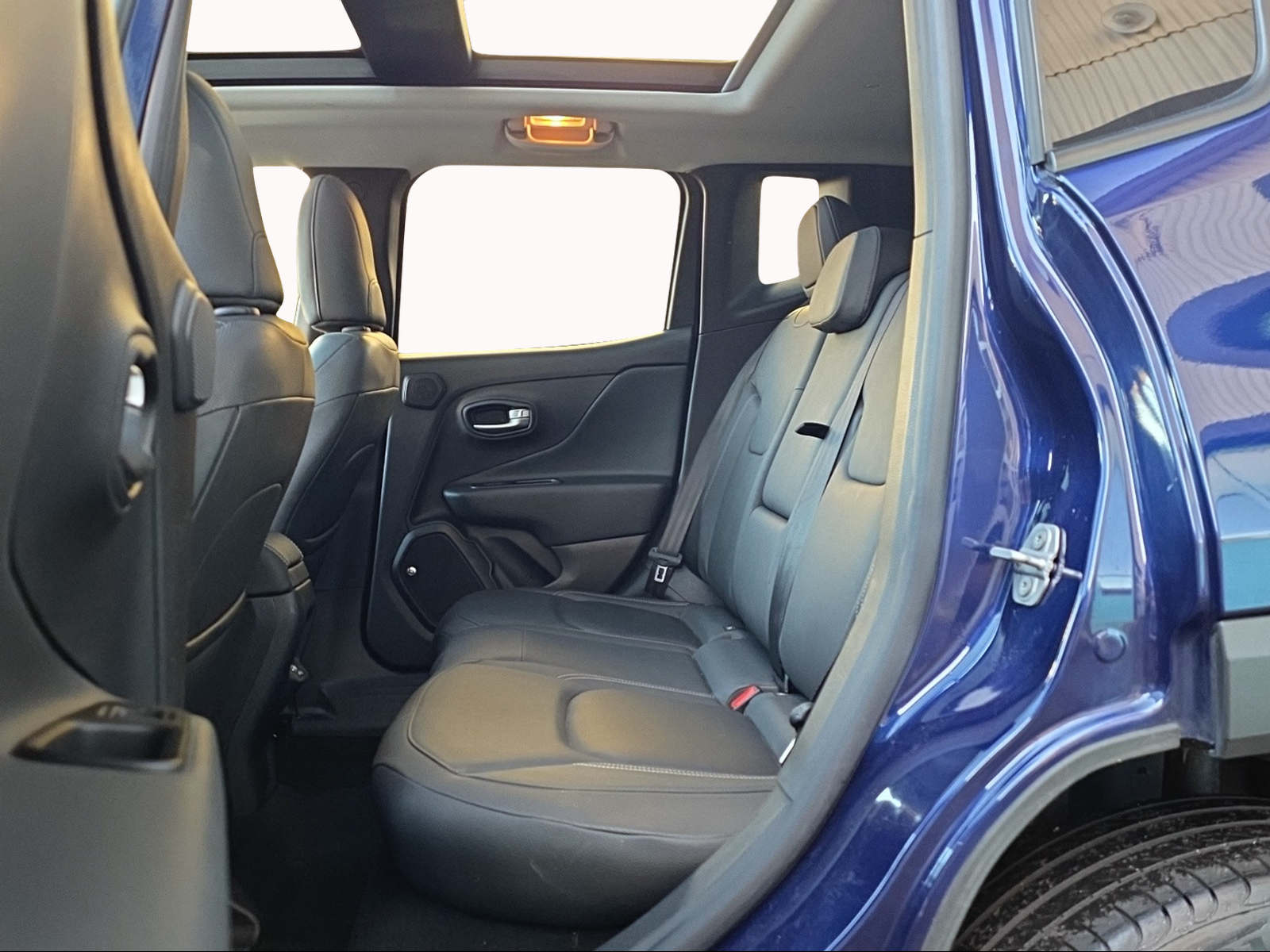 JEEP Renegade 1.3 Turbo Limited AWD-image-13