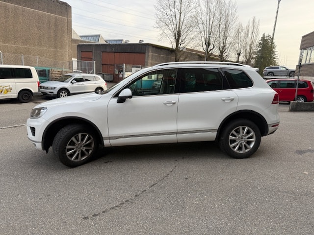 VW Touareg 3.0 TDI BlueMotion Technology Tiptronic-image-3