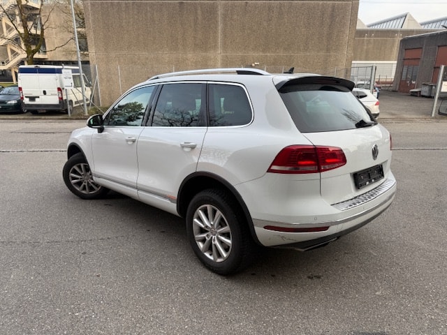 VW Touareg 3.0 TDI BlueMotion Technology Tiptronic-image-4