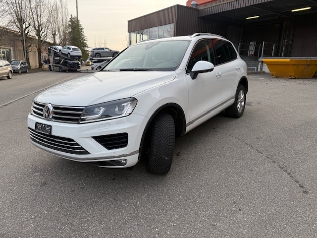 VW Touareg 3.0 TDI BlueMotion Technology Tiptronic-image-2