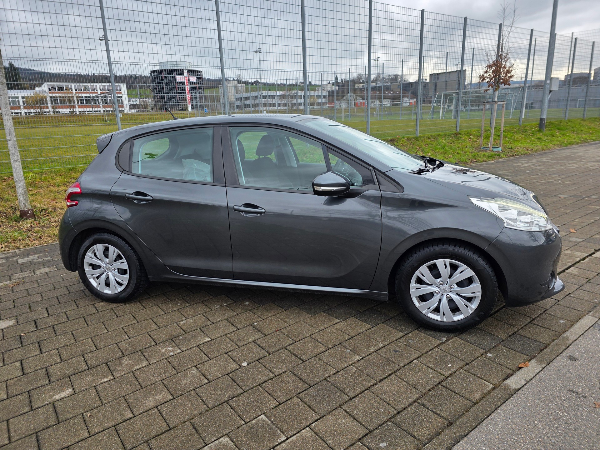 PEUGEOT 208 1.2 PureTech Active ETG5-image-6