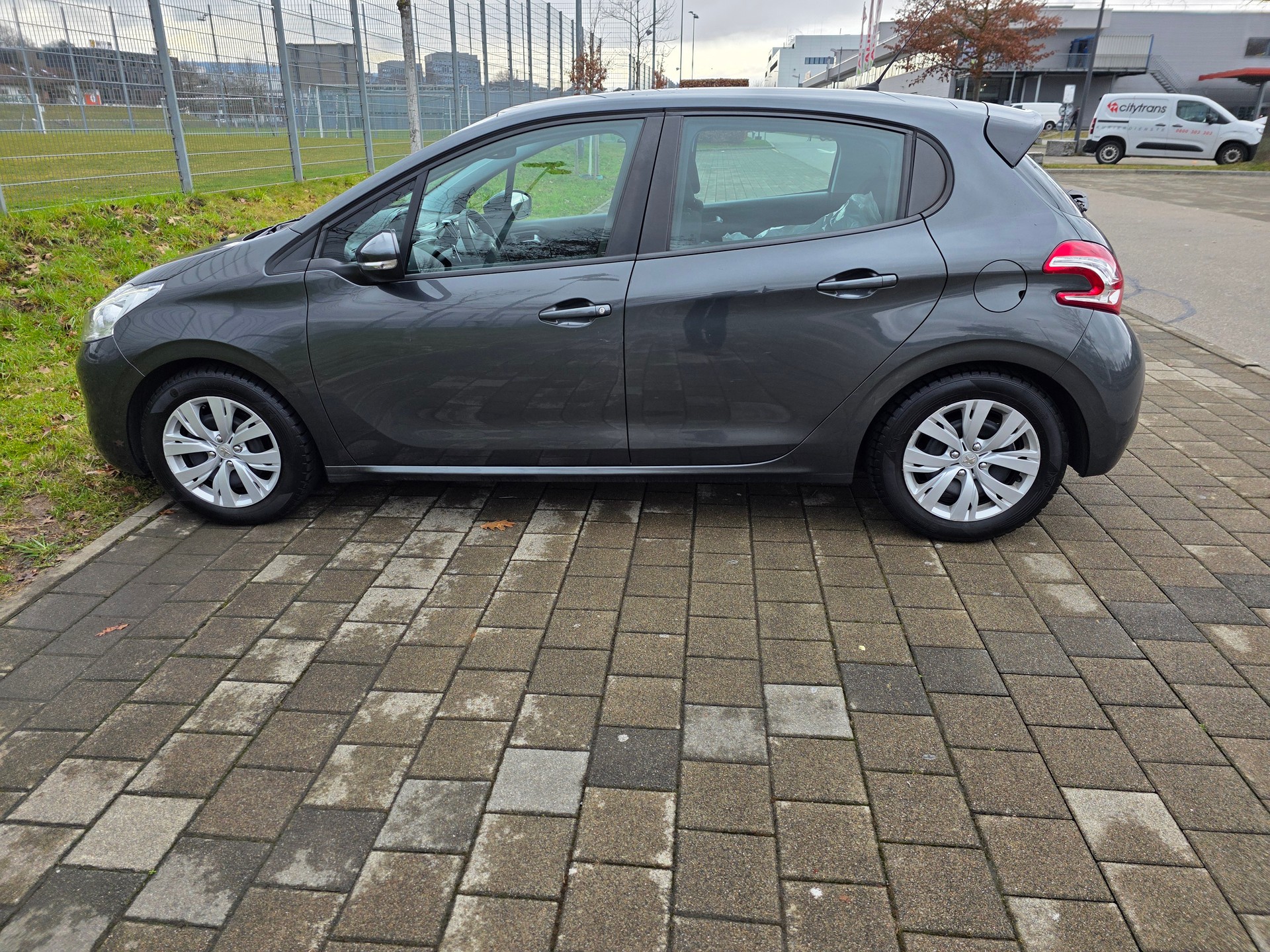 PEUGEOT 208 1.2 PureTech Active ETG5-showroom-element-2
