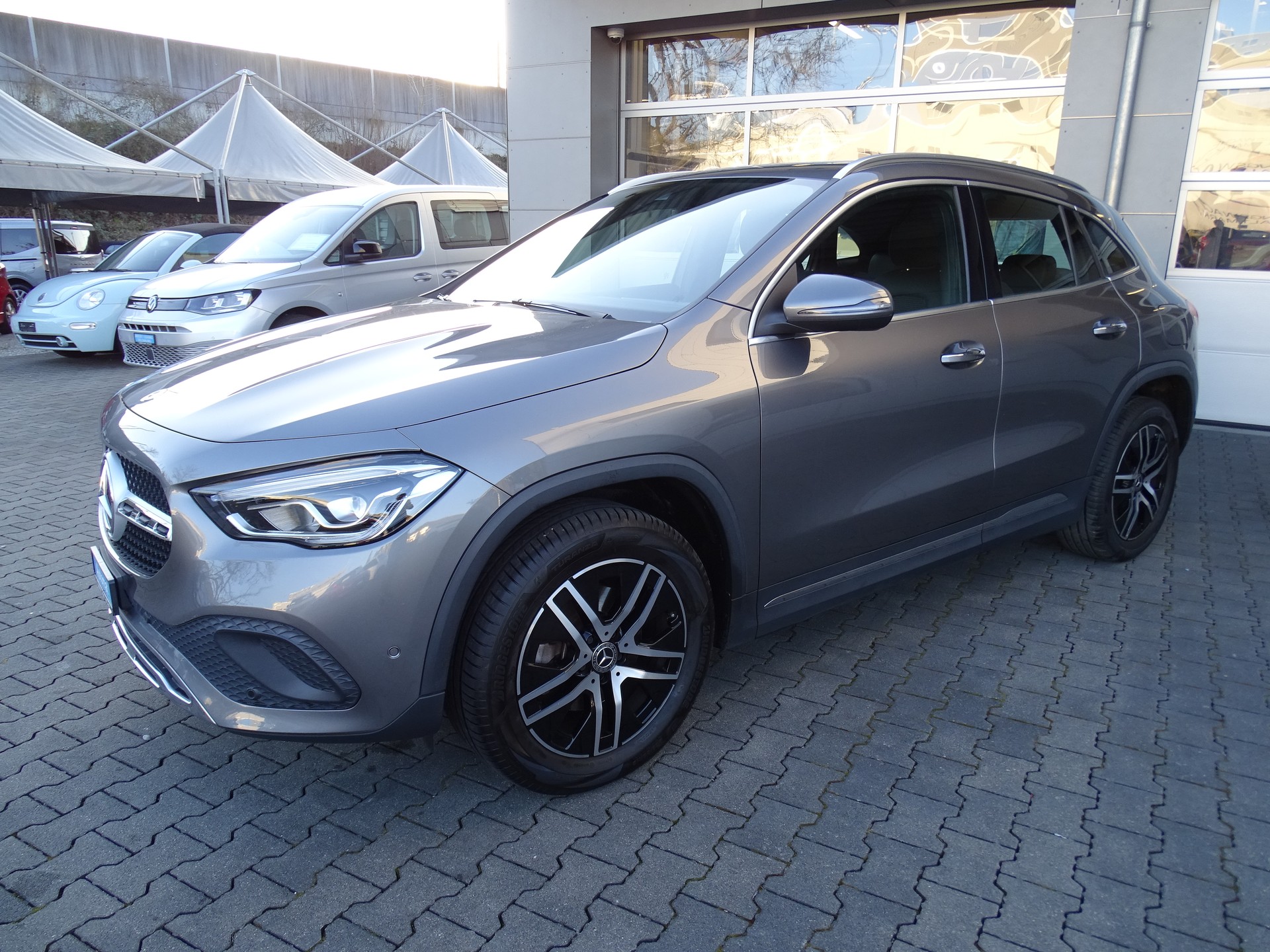 MERCEDES-BENZ GLA 200 Progressive 7G-DCT-image-16