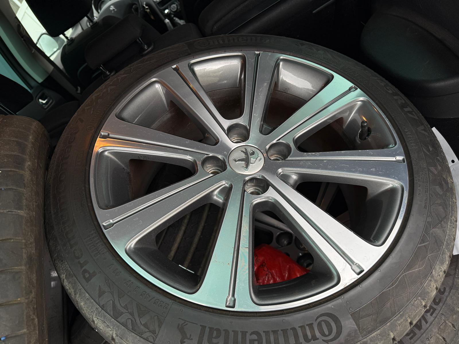 PEUGEOT 308 SW 1.6 16V Turbo Allure-image-13