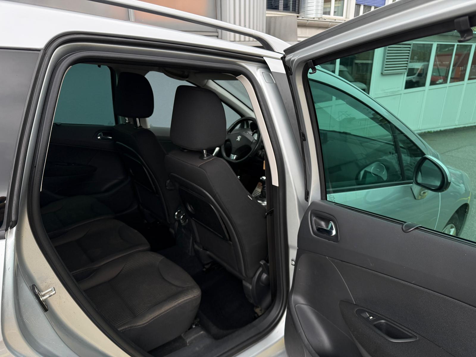 PEUGEOT 308 SW 1.6 16V Turbo Allure-image-11