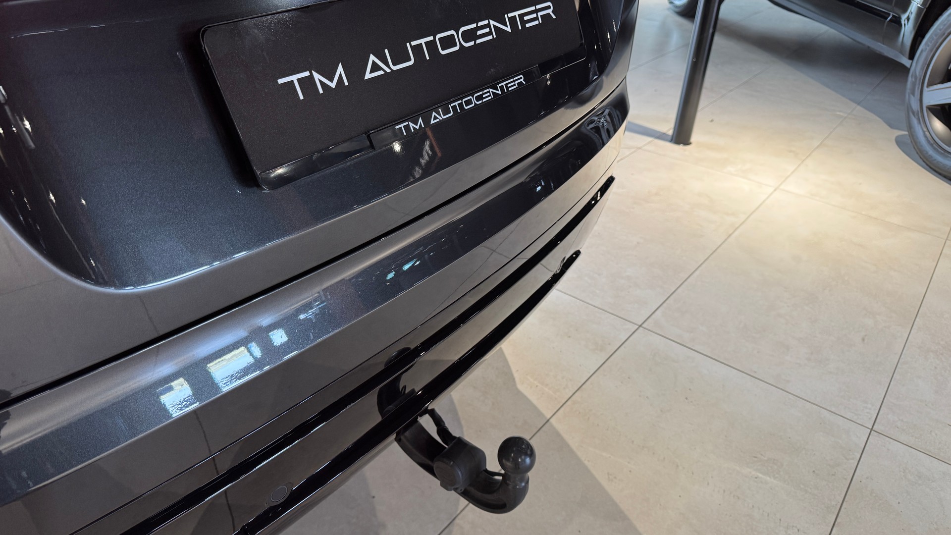 LAND ROVER Range Rover Velar Dynamic SE D 300 I6 MHEV Automatic-image-14