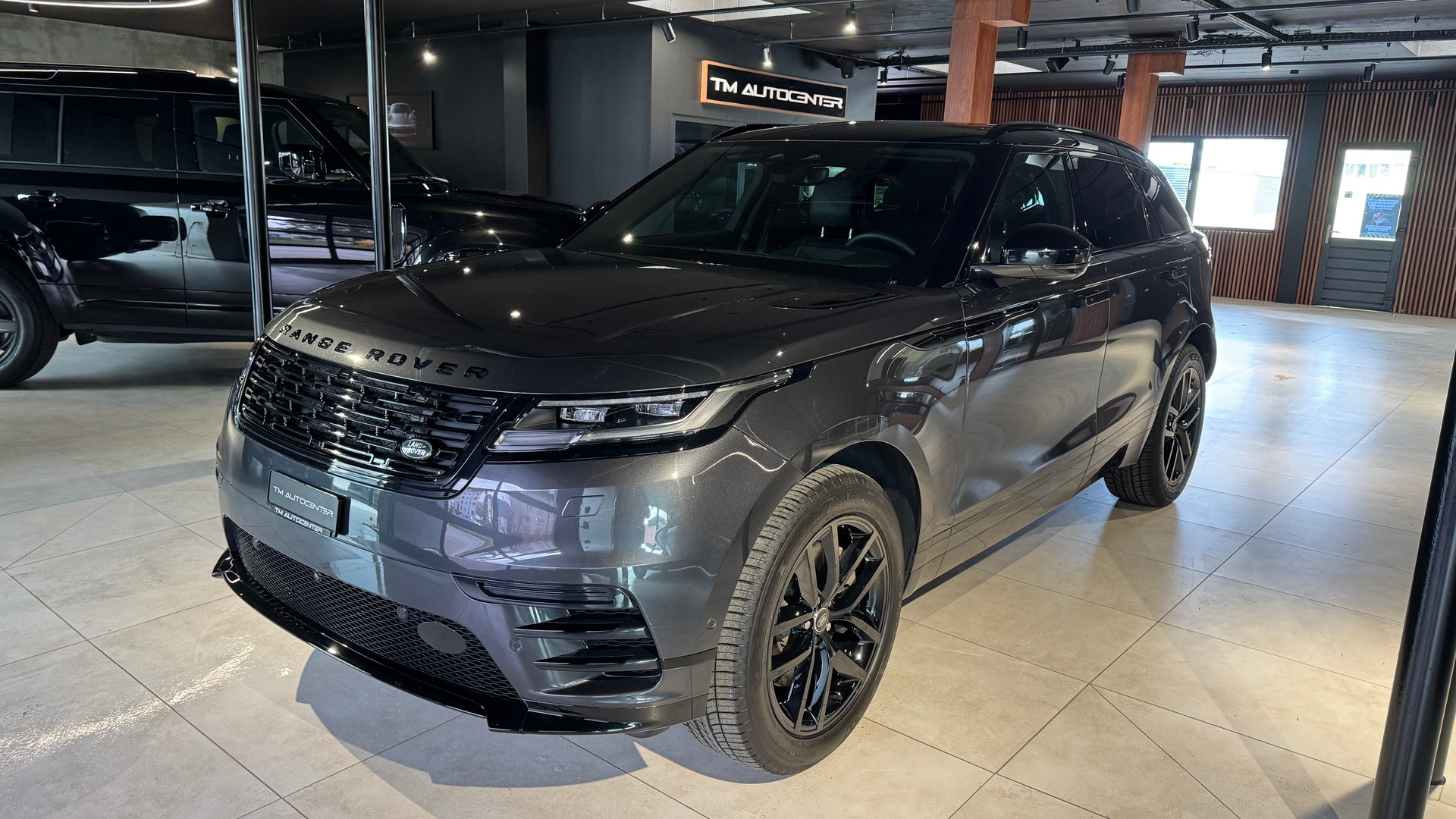 LAND ROVER Range Rover Velar Dynamic SE D 300 I6 MHEV Automatic