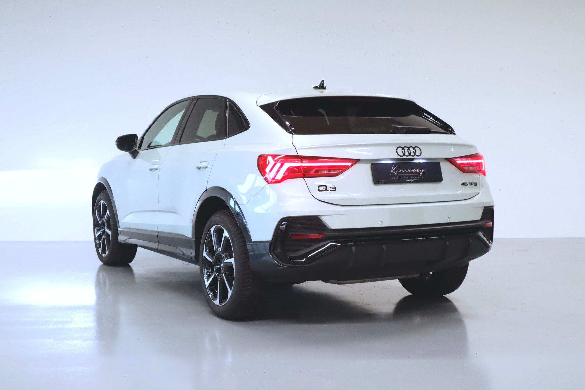 AUDI Q3 Sportback 45 TFSI S line quattro S-tronic | CH-Fzg-showroom-element-2
