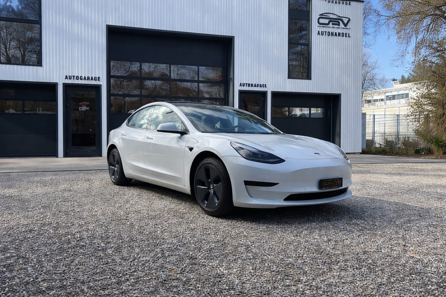 TESLA Model 3-image-11