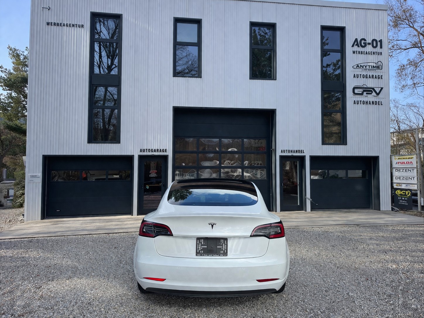 TESLA Model 3-image-4