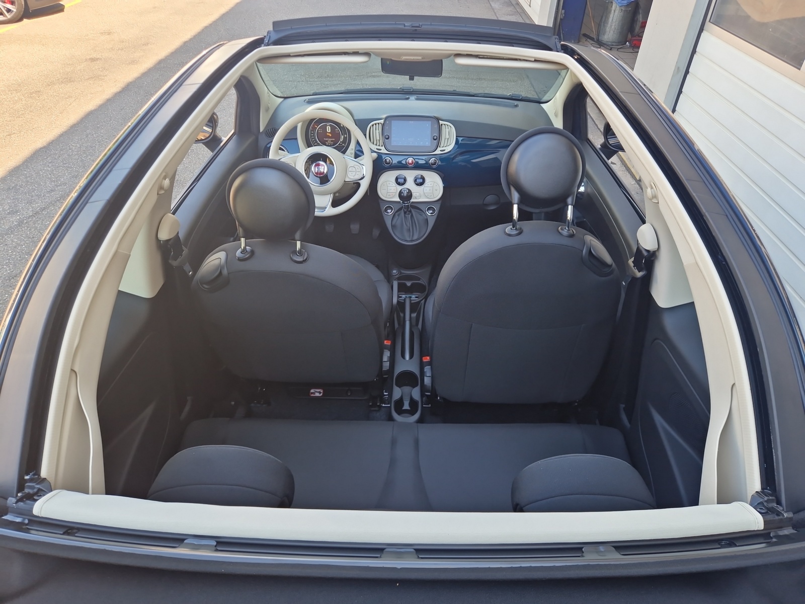 FIAT 500 C 1.0 Hybrid Lounge-image-9