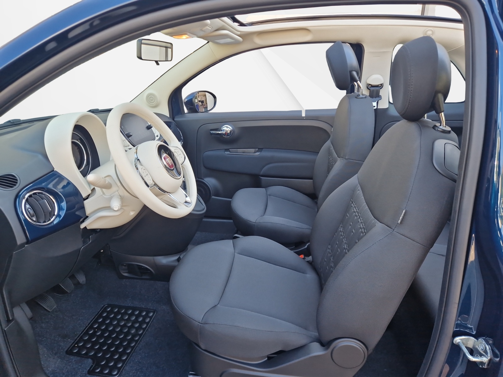 FIAT 500 C 1.0 Hybrid Lounge-image-5