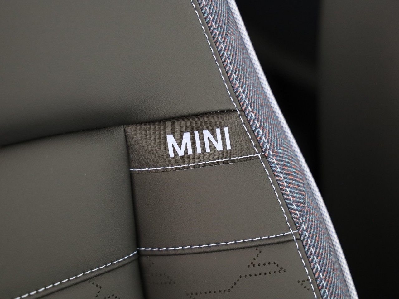 MINI Aceman E-image-10
