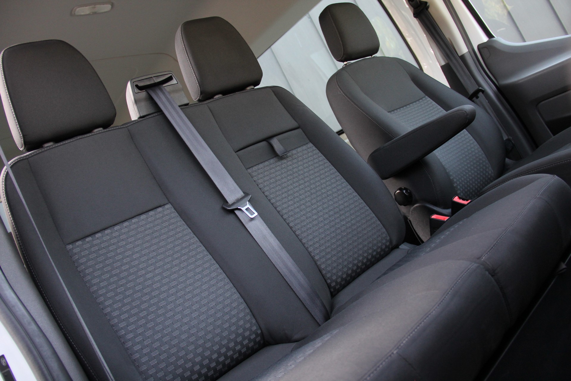 FORD Transit BUS **9-SITZE** SCHULBUS **ROLLSTUHL-GURT**-image-6
