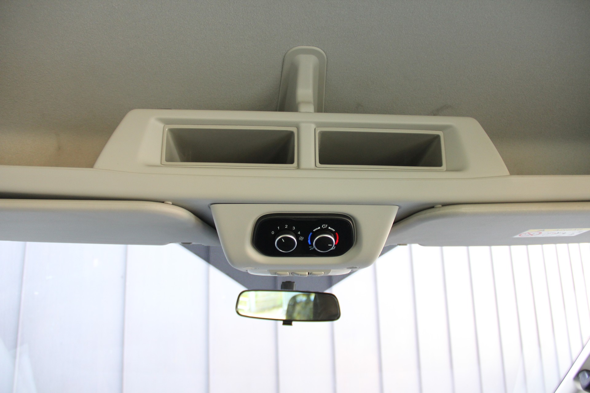 FORD Transit BUS **9-SITZE** SCHULBUS **ROLLSTUHL-GURT**-image-12