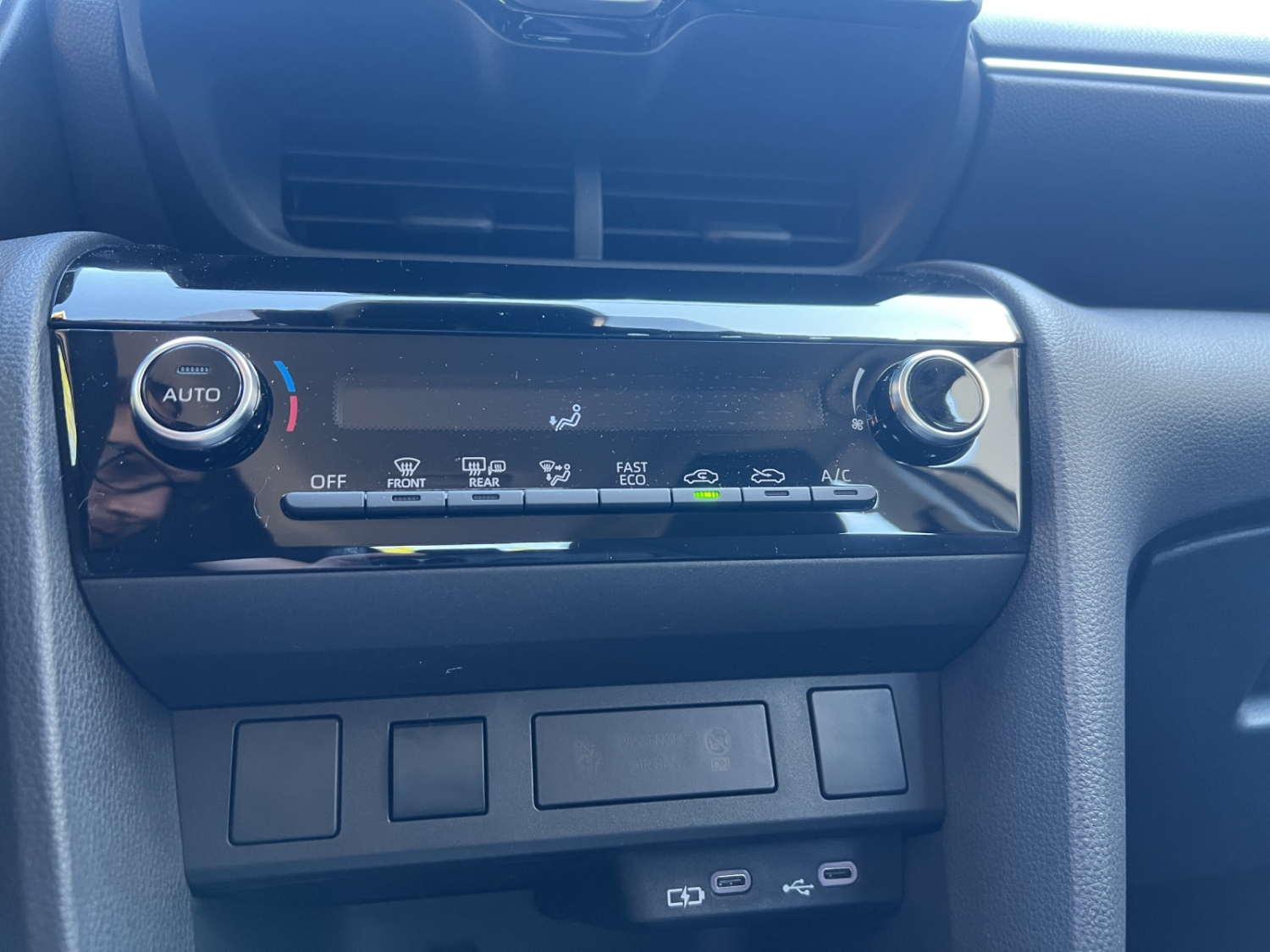 TOYOTA Yaris Cross 1.5 VVT-i HSD Comfort-image-12