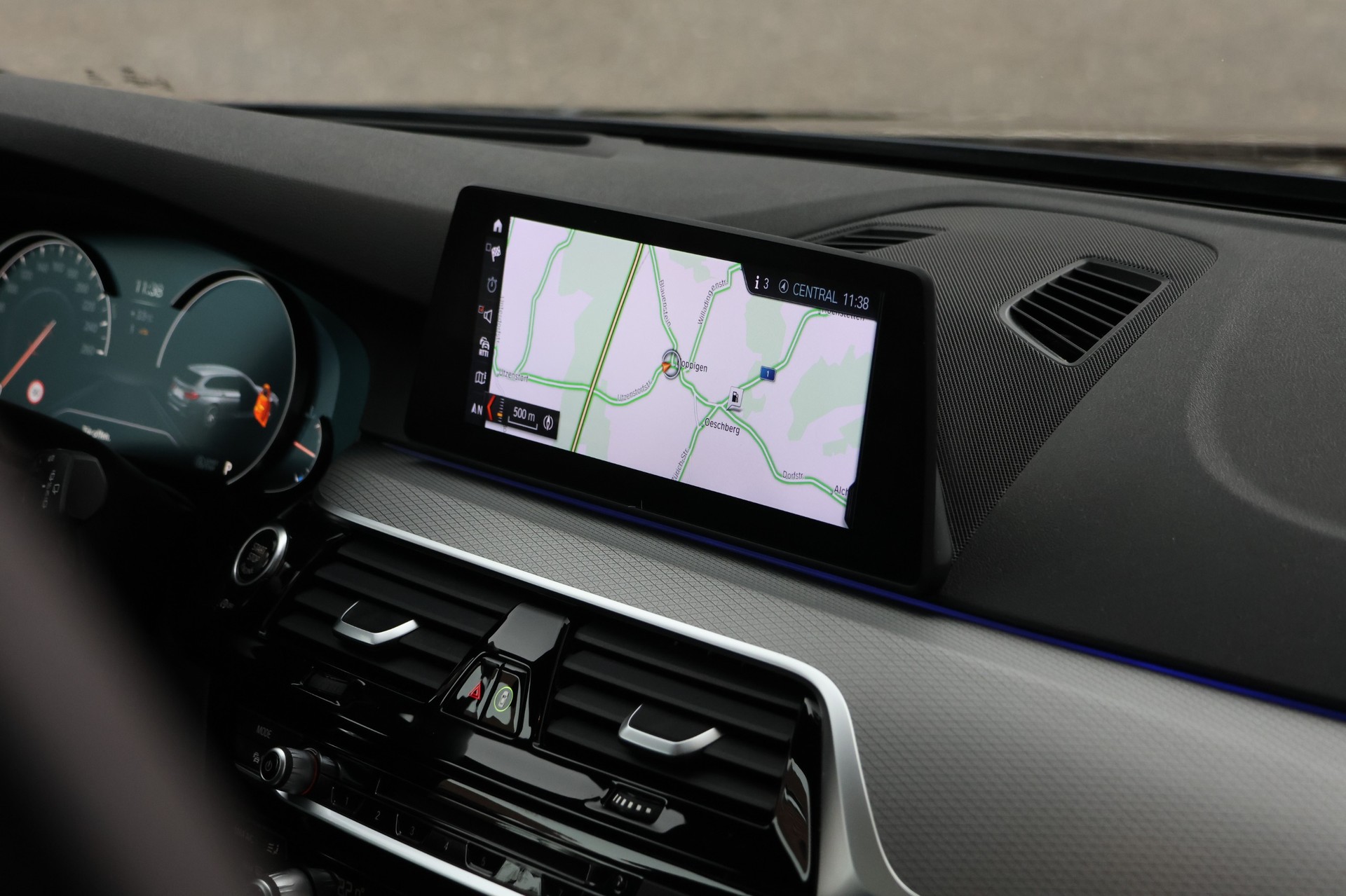 BMW 520d xDrive Touring Luxury Line Steptronic-image-14