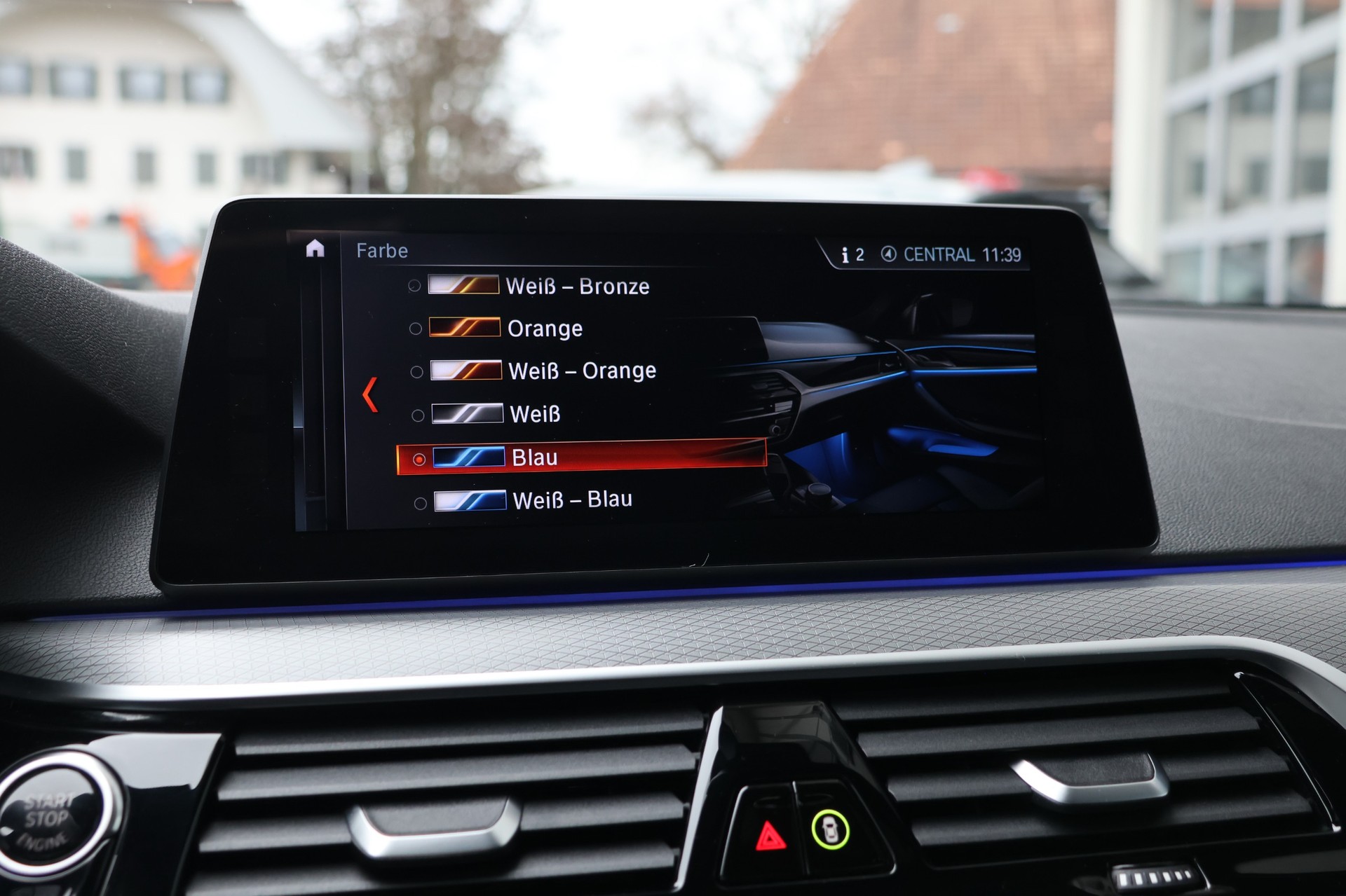 BMW 520d xDrive Touring Luxury Line Steptronic-image-19