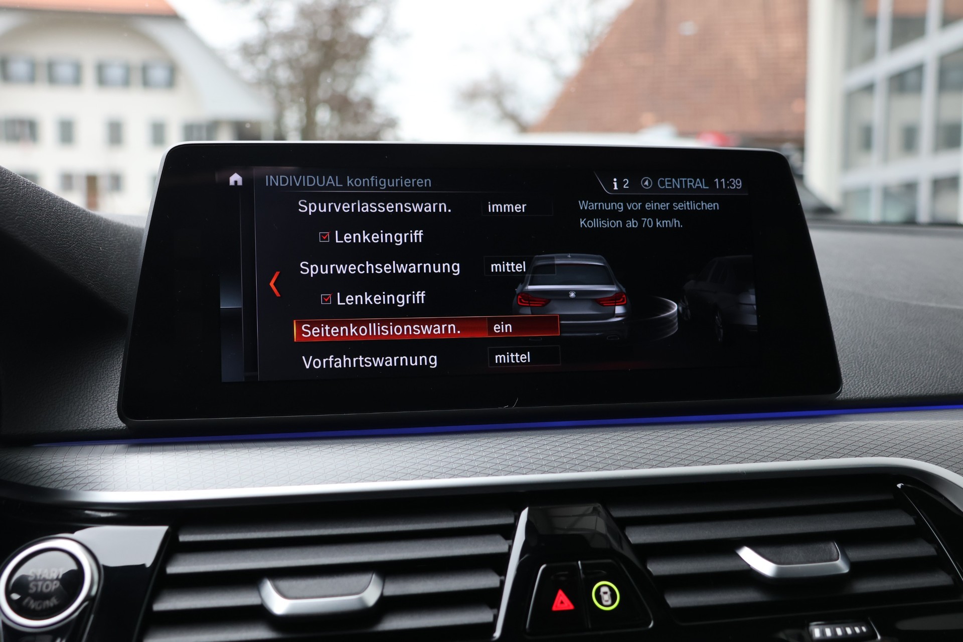 BMW 520d xDrive Touring Luxury Line Steptronic-image-18
